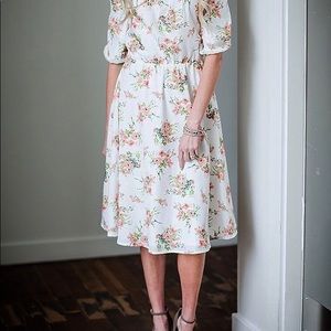 White dress🎉today only sale🎉